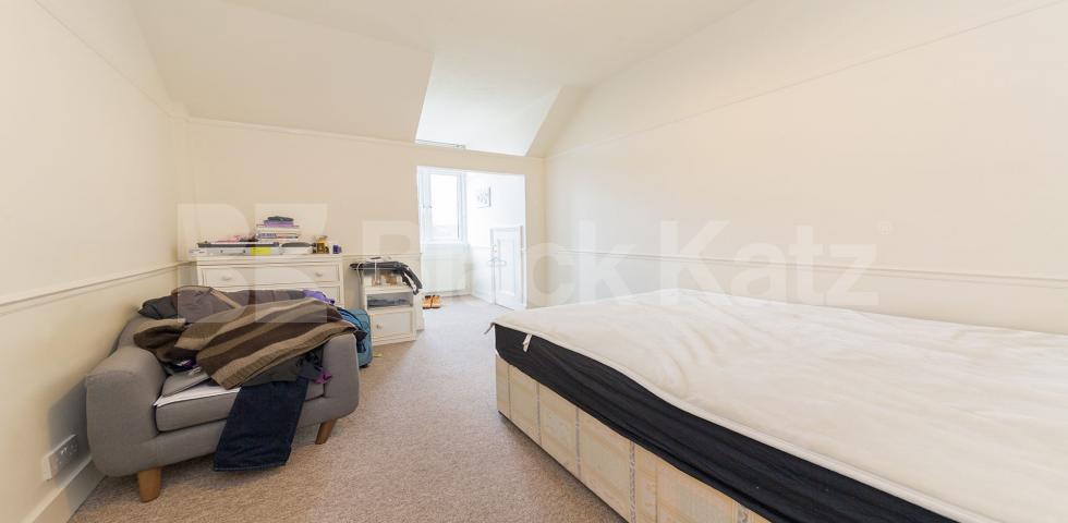 			NEW INSTRUCTION! AVAIL 6/4/19, 2 Bedroom, 1 bath, 1 reception Flat			 Strathray Gardens, SWISS COTTAGE